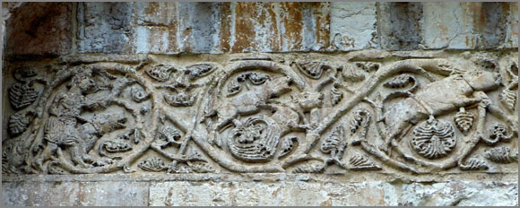 tl_files/Fotos/Allgemein/Kapitelle Dissertation Kluckhohn/KH-030-Verona-Dom-Fassade-IMG-7912-Foto-2013.jpg