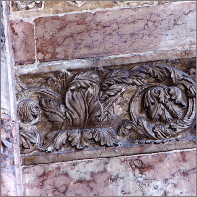 tl_files/Fotos/Allgemein/Kapitelle Dissertation Kluckhohn/KH-032-Verona-Dom-Hauptportal-Vorbau-IMG-7862-Foto-2013.jpg