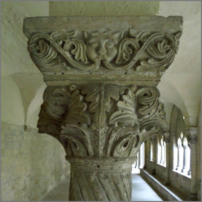 tl_files/Fotos/Allgemein/Kapitelle Dissertation Kluckhohn/KH-055-Kaiserdom-Koenigslutter-Kreuzgang-.jpg
