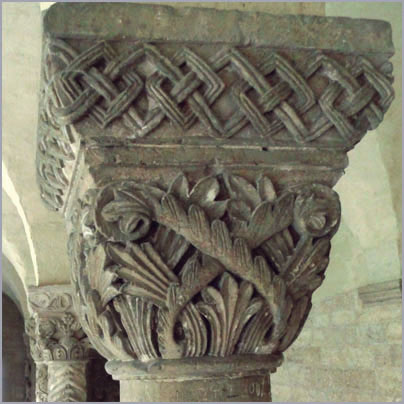 tl_files/Fotos/Allgemein/Kapitelle Dissertation Kluckhohn/KH-062-Kaiserdom-Koenigslutter-Kreuzgang-.jpg