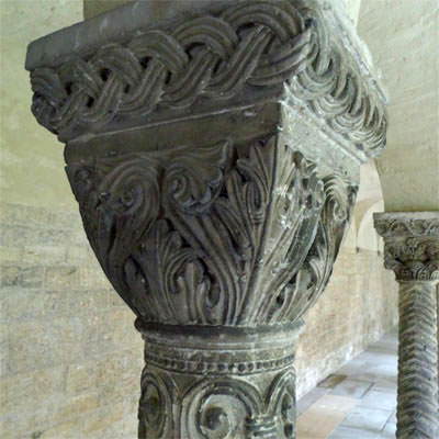 tl_files/Fotos/Allgemein/Kapitelle Dissertation Kluckhohn/KH-064-Kaiserdom-Koenigslutter-Kreuzgang-.jpg
