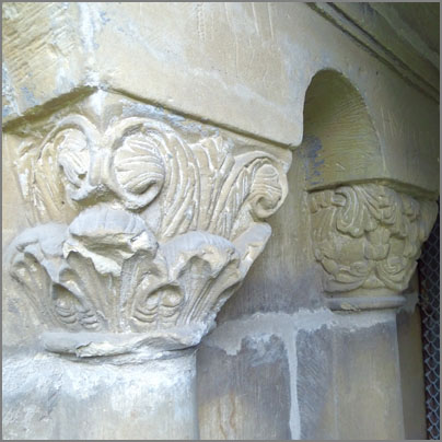tl_files/Fotos/Allgemein/Kapitelle Dissertation Kluckhohn/KH-088-Mariental-ehemaliges-Zisterzienser-Kloster-Kapitelsaal-Fenster-.jpg