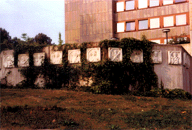 tl_files/Fotos/Allgemein/Vierungsturmfries/Figurenabguesse2.gif
