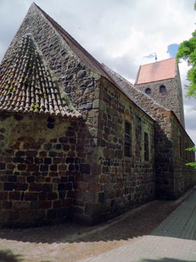 tl_files/Fotos/Altmark/Bellingen-Feldsteinkirche-von-O-IMG-1928.jpg