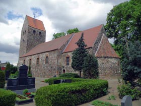 tl_files/Fotos/Altmark/Bellingen-Feldsteinkirche-von-SO-IMG-1908.jpg