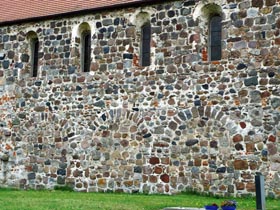 tl_files/Fotos/Altmark/Jeeben-Basilika-vermauerte-Nordarkaden-IMG-1037.jpg