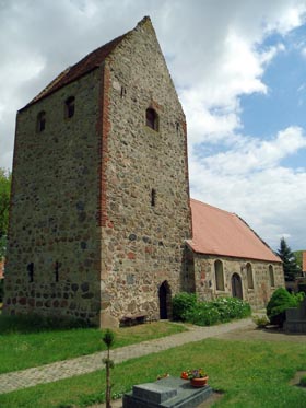 tl_files/Fotos/Altmark/Klein-Schwarzlosen-Feldsteinkirche-von-SW-IMG-1880.jpg