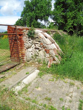tl_files/Fotos/Altmark/Klein-Schwarzlosen-Friedhofsmauer-IMG-1878.jpg
