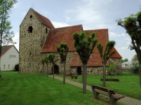 tl_files/Fotos/Altmark/Mahlsdorf-Feldsteinkirche-von-SO-IMG-1738.jpg
