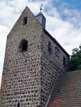 tl_files/Fotos/Altmark/Nahrstedt-Feldsteinkirche-Westturm-IMG-2128.jpg
