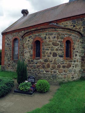 tl_files/Fotos/Altmark/Rohrberg-Feldsteinkirche-Apsis-IMG-0925.jpg