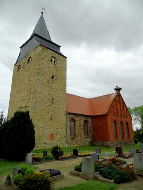 tl_files/Fotos/Altmark/Rohrberg-Feldsteinkirche-von-SW-IMG-0901.jpg