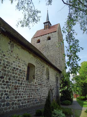 tl_files/Fotos/Altmark/Winterfeld-Feldsteinkirche-von-NO-IMG-1389.jpg