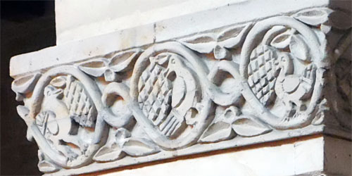tl_files/Fotos/Anna-Landsberg/Quedlinburg-St-Servatius-Kaempfer-Vogelreliefs-IMG-7048.jpg