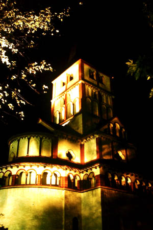 tl_files/Fotos/Anna-Landsberg/Schwarzrheindorf-St-Maria-und-Clemens-Zwerggalerie-IMG-2348.JPG