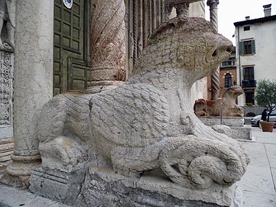 tl_files/Fotos/Anna-Landsberg/Verona-Santa-Maria-Matricolare-Greifen-IMG-8067.jpg