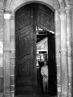 tl_files/Fotos/Bayern/Walderbach-St-Nikolaus-Westportal-small-IMG-2200.jpg