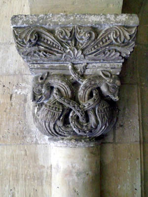 tl_files/Fotos/Carl-Schnaase/Kaiserdom-Koenigslutter-Kreuzgang-Kapitell-IMG-1359.jpg
