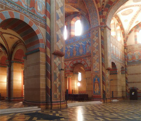 tl_files/Fotos/Fenster/Kaiserdom_Koenigslutter_Fenster_2s.jpg