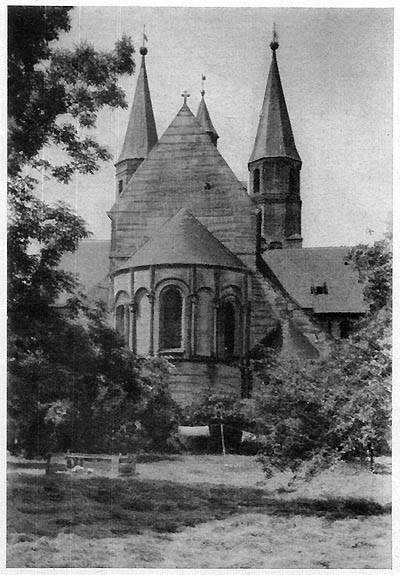 tl_files/Fotos/Hamersleben/Abb-1-Ostansicht-der-Hamerslebener-Stiftskirche.jpg