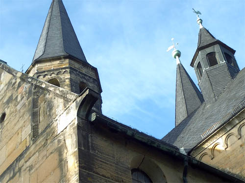 tl_files/Fotos/Hamersleben/Einfuegung-Abb-7-Giebelfeld-suedliches-Querhaus-auf-Kragsteinhoehe-IMG-4347-small.jpg