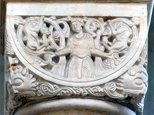 tl_files/Fotos/Hamersleben/Einfuegung-Hamersleben-Langhaus-Kapitell-S4n-IMG-4640.jpg