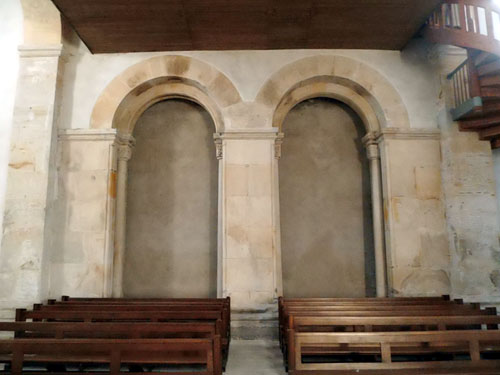 tl_files/Fotos/Hamersleben/Hamersleben-Stiftskirche-St-Pankratius-Doppelportal-an-der-Westwand-des-Mittelschiffs-IMG-4676.jpg