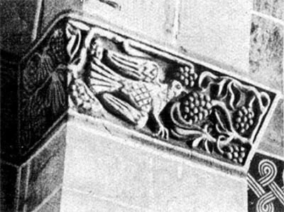 tl_files/Fotos/Heinrich_L_Nickel/Abb-128-Sangerhausen-Kaempfer-der-Chorpfeiler-in-der-Ulrichskirche-H-Nickel-1953.jpg