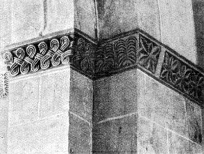 tl_files/Fotos/Heinrich_L_Nickel/Abb-131-Sangerhausen-Kaempfer-der-Chorpfeiler-in-der-Ulrichskirche-H-Nickel-1953.jpg