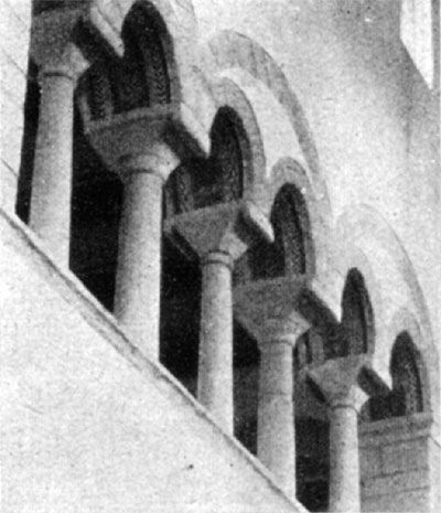tl_files/Fotos/Heinrich_L_Nickel/Abb-7-Gernrode-Emporenarkaden-der-Stiftskirche-H-Nickel-1953.jpg