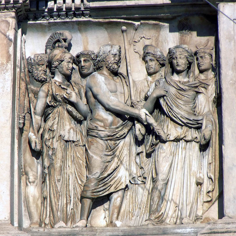tl_files/Fotos/Regione_Campania/Benevento-Trajansbogen-Stadtseite-Darstellung-der-Kapitolinischen-Trias-IMG-3261.jpg